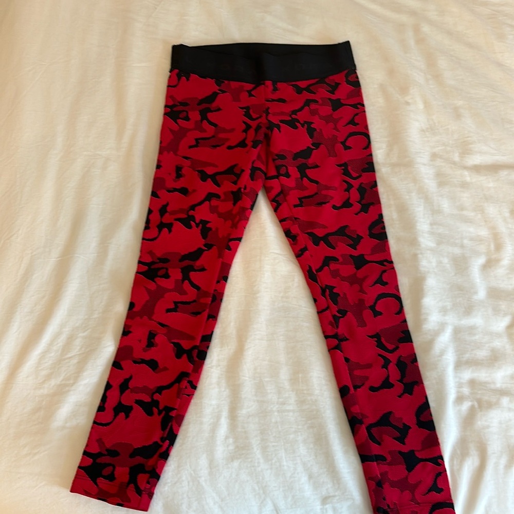 Red camo leggings